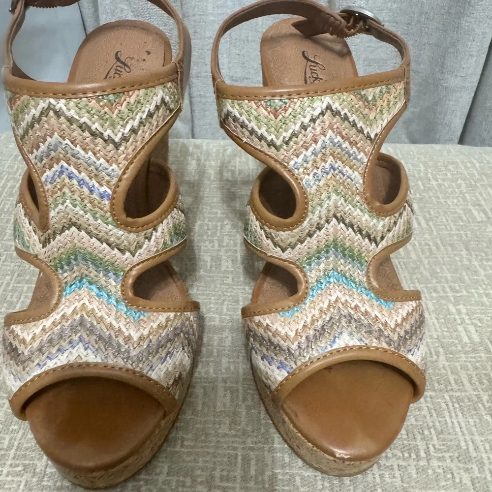 Lucky Brand stylish wedges